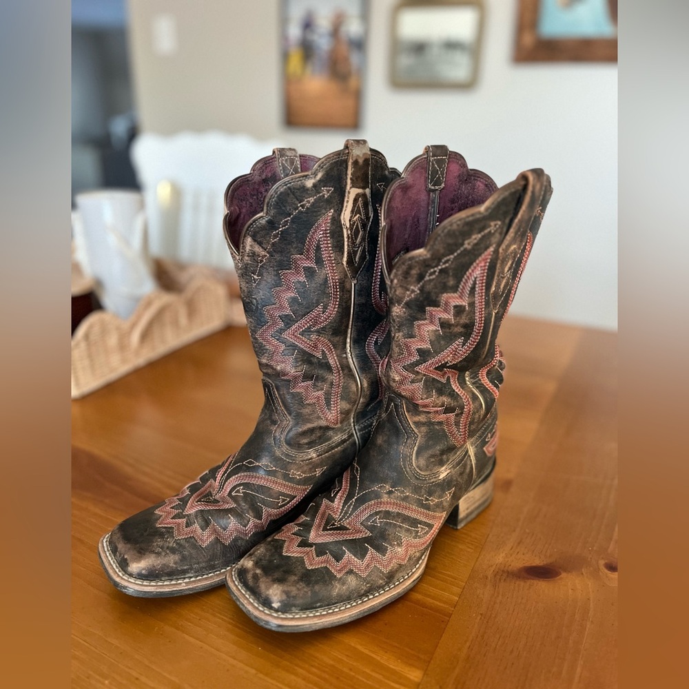 Ariat Women’s Cowgirl Boots size 7B - Square Toe, Distressed Pink & Purple